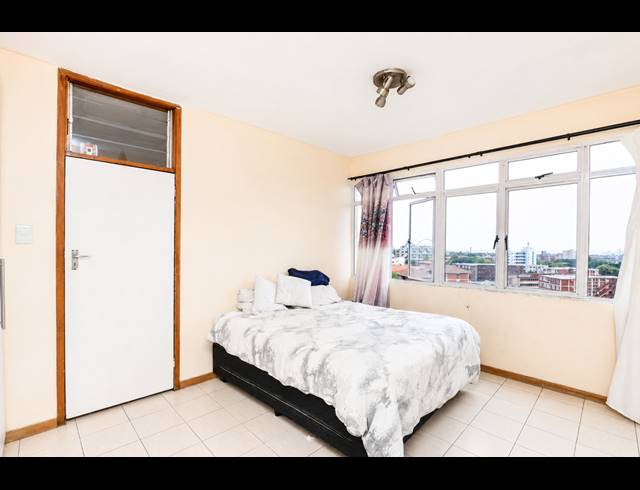 1.5 BEDROOM APARTMENT FOR SALE IN ESSENWOOD